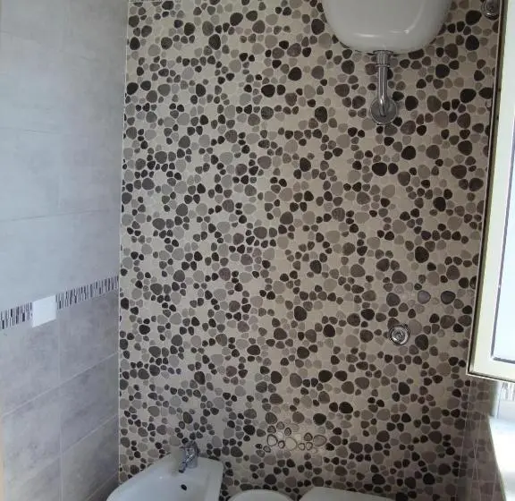 اتاق لوکس با تخت بزرگ, La Scogliera Turca