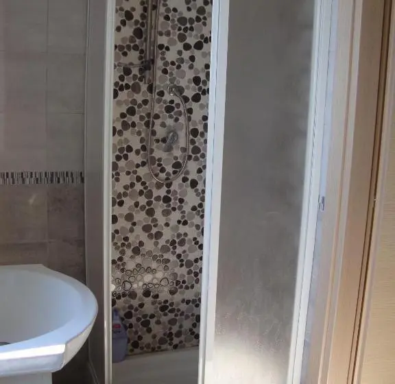 اتاق لوکس با تخت بزرگ, La Scogliera Turca