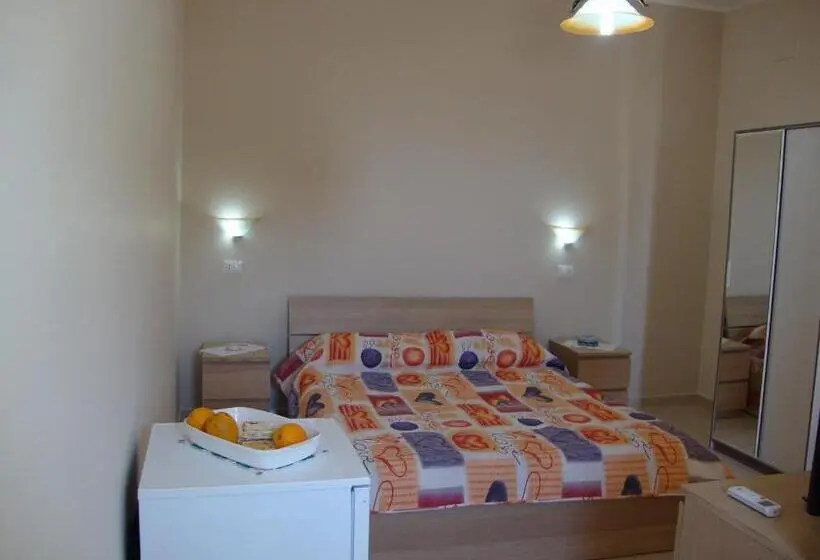 اتاق لوکس با تخت بزرگ, La Scogliera Turca