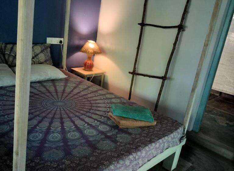 اتاق استاندارد با بالکن, The Jungle House