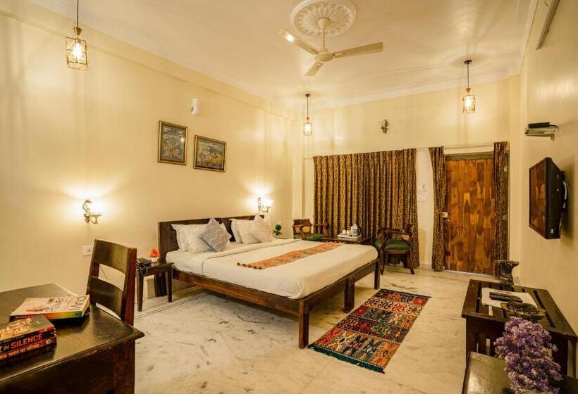 اتاق لوکس, Tripli Hotels Shiv Villas