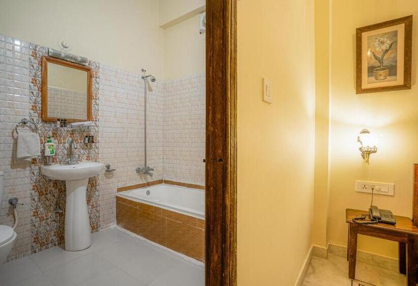 سوییت خانوادگی, Tripli Hotels Shiv Villas