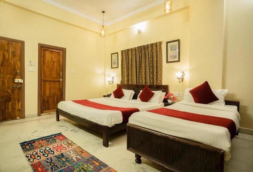 سوییت خانوادگی, Tripli Hotels Shiv Villas