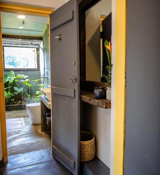 سرير فى غرفة مشتركه, Banana Bunks Kandy