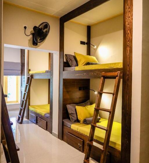 Кровать в Общей Комнате, Banana Bunks Kandy