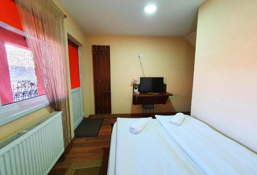 חדר סטנדרט, Virág Panzió