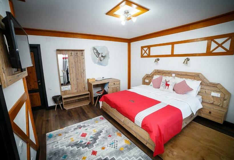 اتاق لوکس با بالکن, Colț De Austria