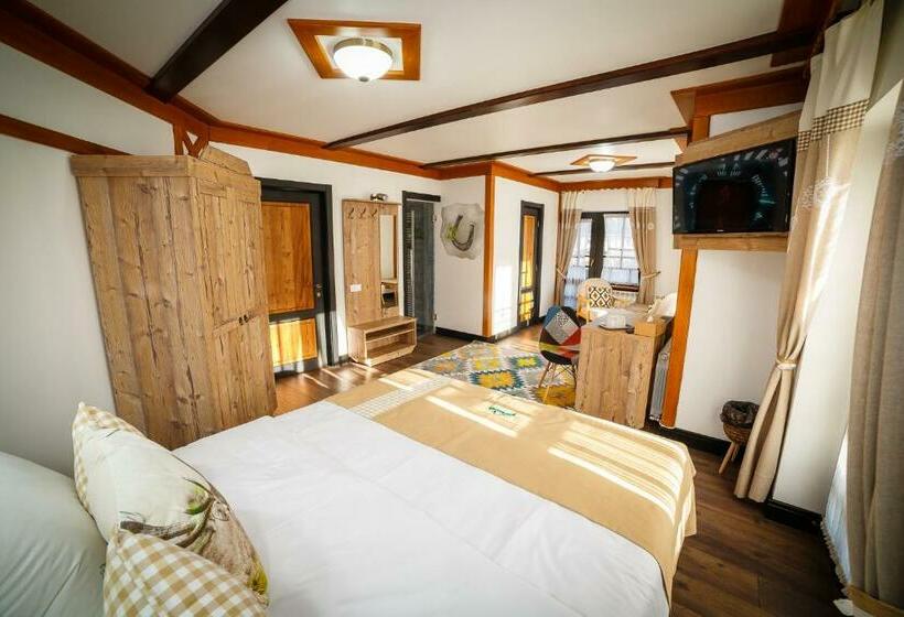 Номер Стандарт с Балконом, Colț De Austria