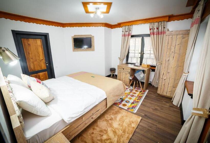 Quarto Deluxe com Sacada, Colț De Austria