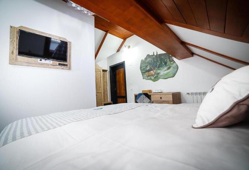 Номер Deluxe с Балконом, Colț De Austria