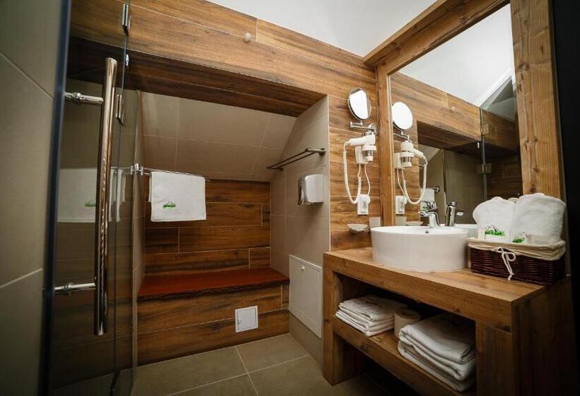 Quarto Deluxe com Sacada, Colț De Austria
