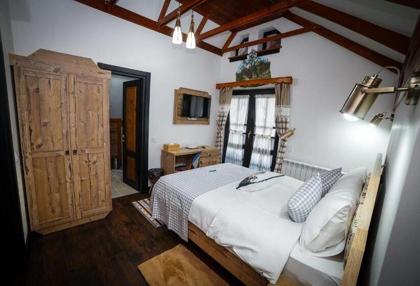 Номер Deluxe с Балконом, Colț De Austria