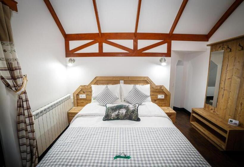 Quarto Deluxe com Sacada, Colț De Austria
