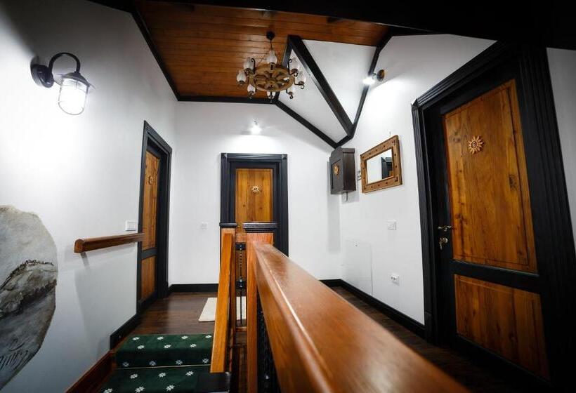 Номер Deluxe, Colț De Austria