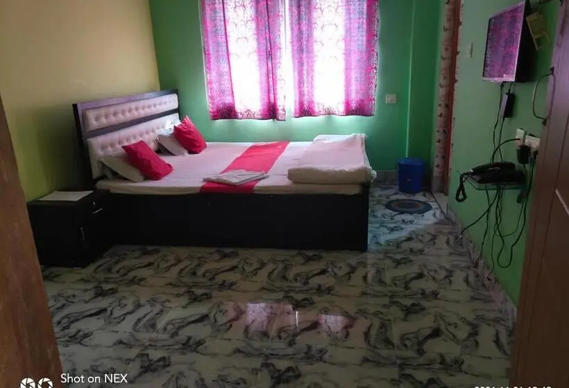スタンダードルーム, Radha Rani Lodge