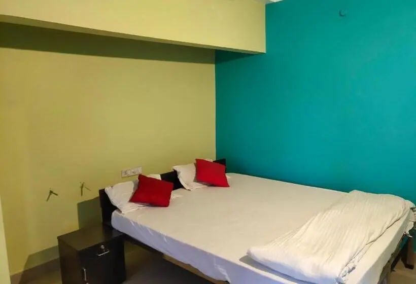 デラックスルーム, Radha Rani Lodge