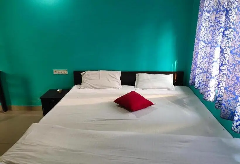 デラックスルーム, Radha Rani Lodge
