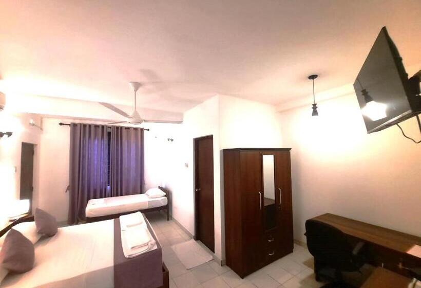 Chambre Familiale, Elegance Oasis, Colombo 3