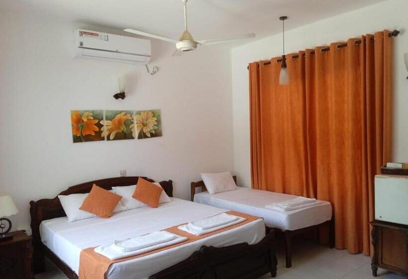 Chambre Standard Lit King Size, Elegance Oasis, Colombo 3