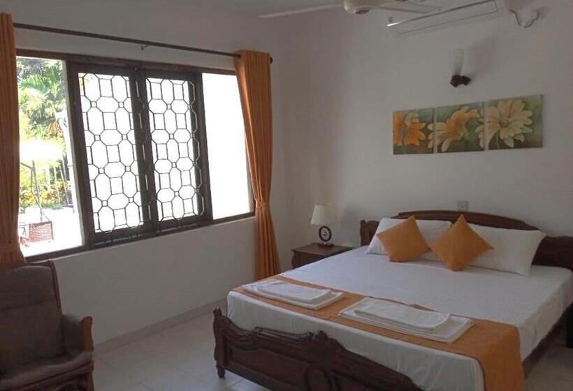 Chambre Standard Lit King Size, Elegance Oasis, Colombo 3