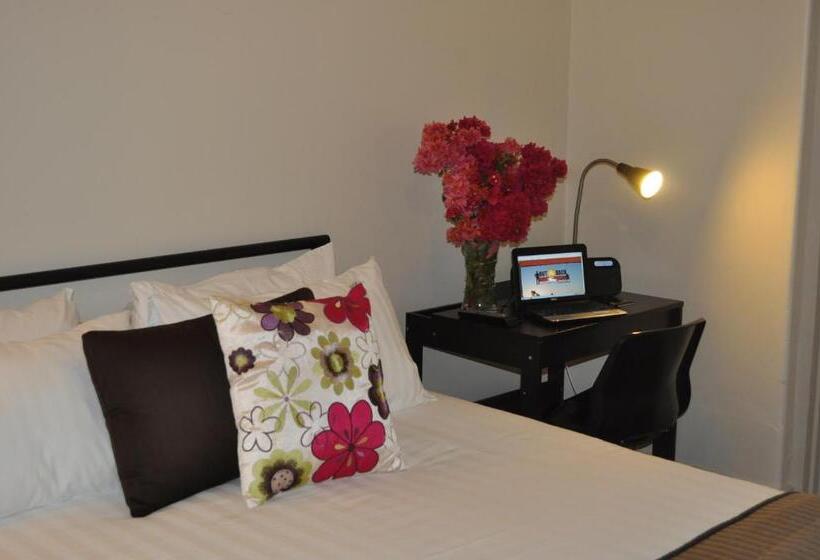 סוויטה, Club Boutique Hotel Cunnamulla