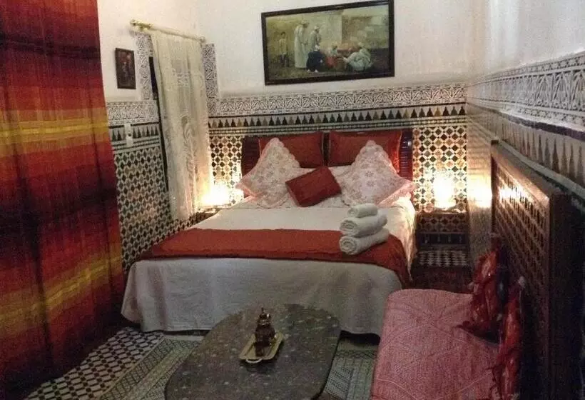 سوییت, Dar La Bague De Kenza