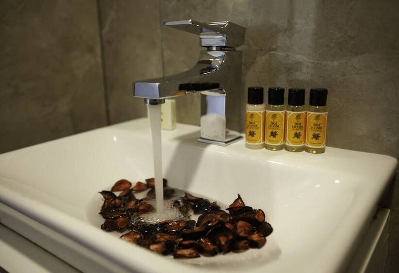 Economy-huone, Duo Galata