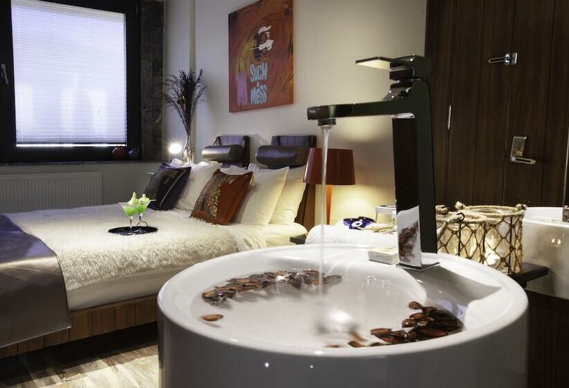 Superior Kolmen Hengen Huone, Duo Galata