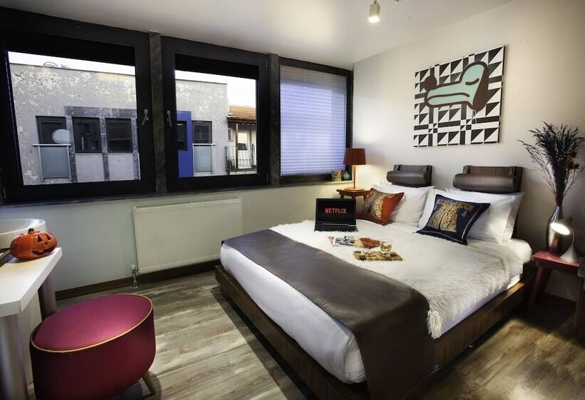 Superior Kolmen Hengen Huone, Duo Galata