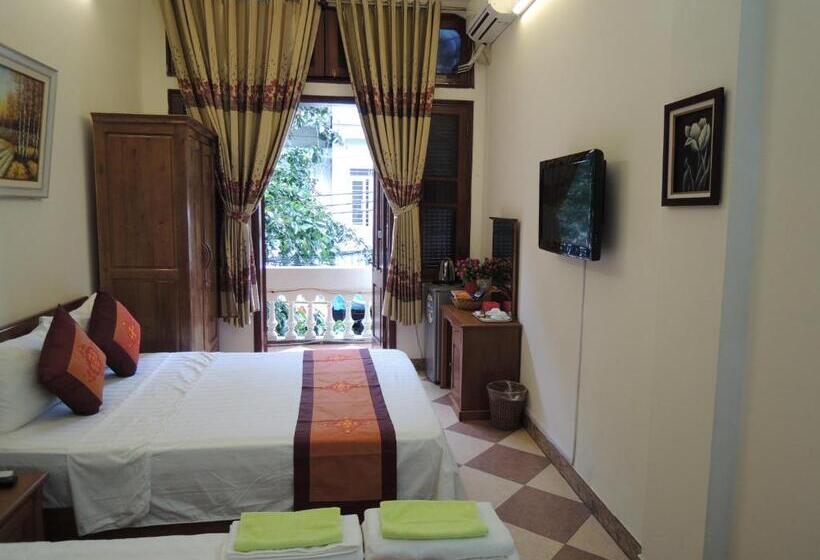 اتاق استاندارد چهارنفره با بالکن, Hanoi Ecogreen Hostel