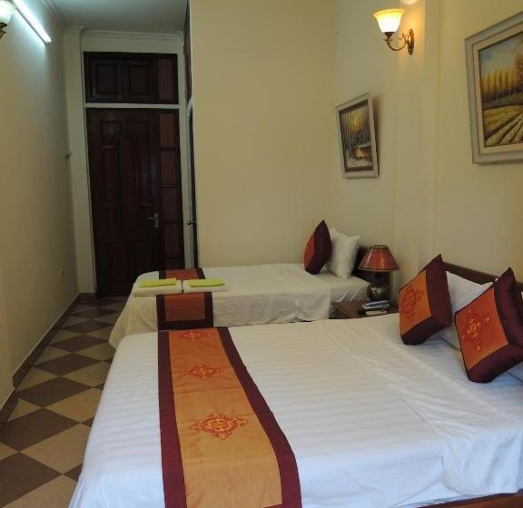 اتاق استاندارد چهارنفره با بالکن, Hanoi Ecogreen Hostel