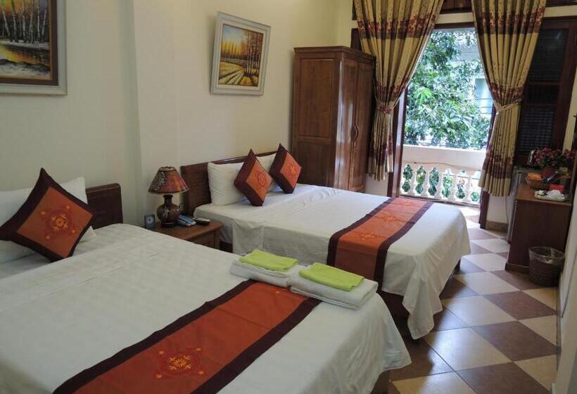 اتاق استاندارد چهارنفره با بالکن, Hanoi Ecogreen Hostel