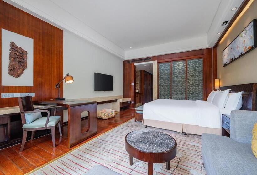 Номер Премиум, Holiday Inn Resort Chaohu Hot Spring, An Ihg