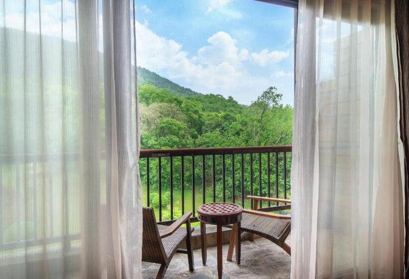 Люкс Вид на Горы, Holiday Inn Resort Chaohu Hot Spring, An Ihg