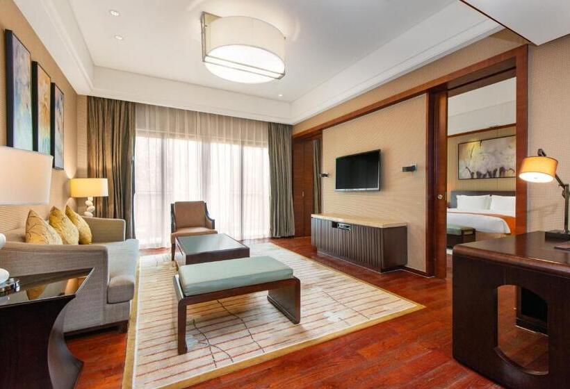 Люкс Вид на Горы, Holiday Inn Resort Chaohu Hot Spring, An Ihg