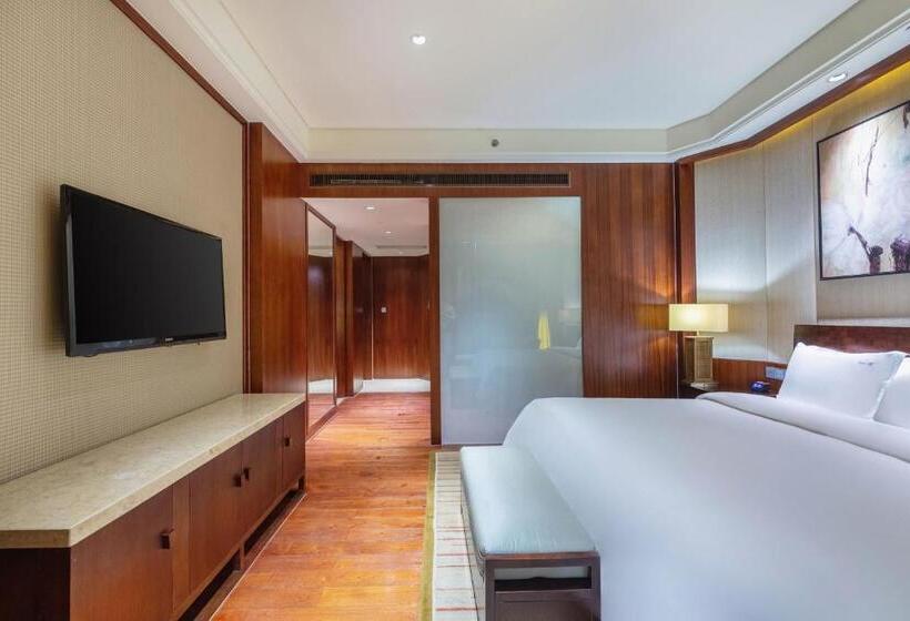 Люкс Вид на Горы, Holiday Inn Resort Chaohu Hot Spring, An Ihg