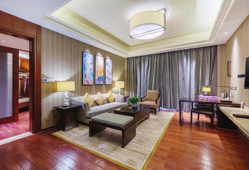 Люкс Вид на Горы, Holiday Inn Resort Chaohu Hot Spring, An Ihg