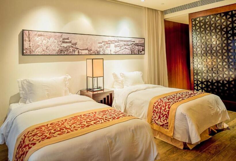 Люкс 4 Спальни, Holiday Inn Resort Chaohu Hot Spring, An Ihg