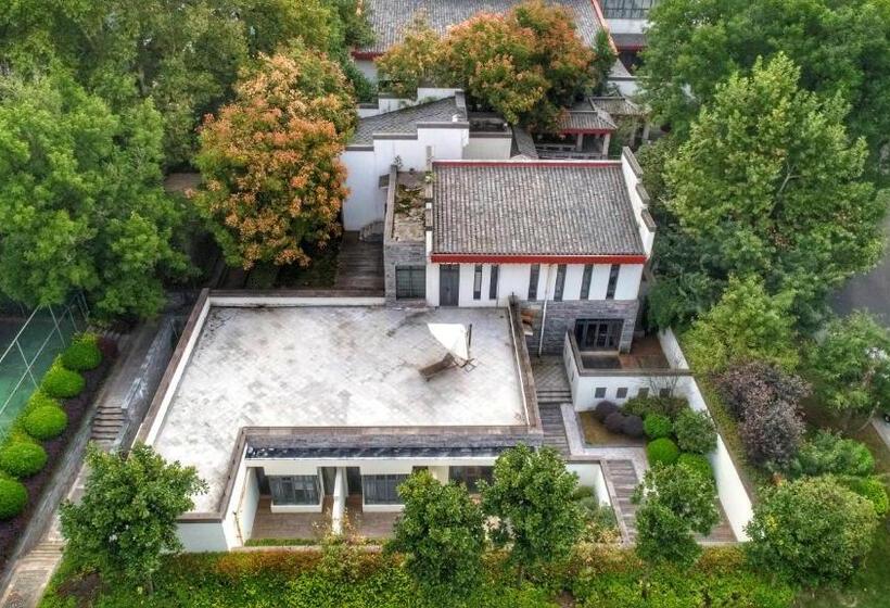 Люкс 4 Спальни, Holiday Inn Resort Chaohu Hot Spring, An Ihg