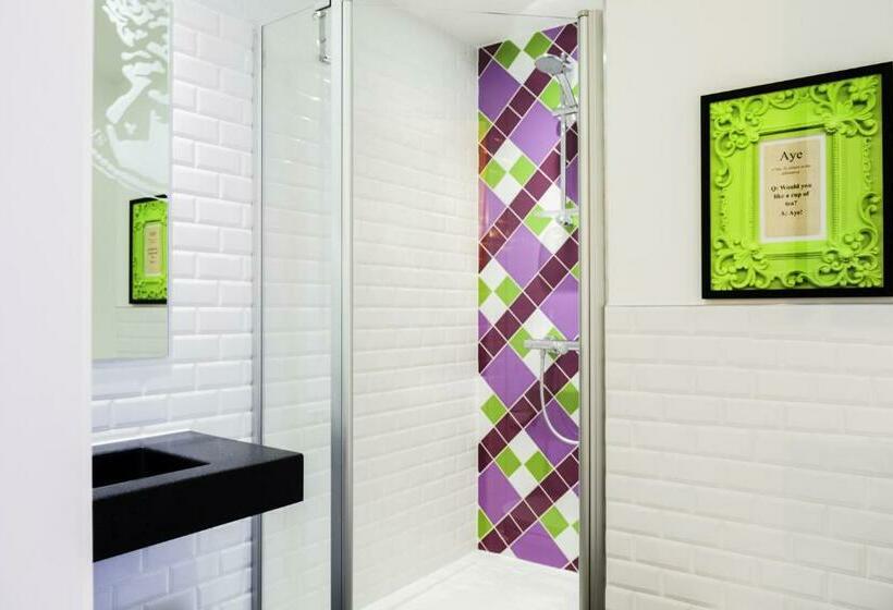 Номер Стандарт, Ibis Styles Edinburgh St Andrew Square