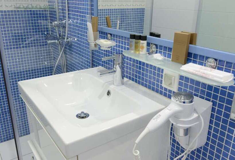 غرفة قياسية, Kupechesky Dvor