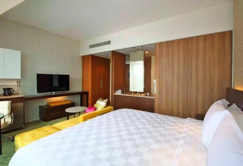 اتاق لوکس با تخت بزرگ, Osaka Marriott Miyako