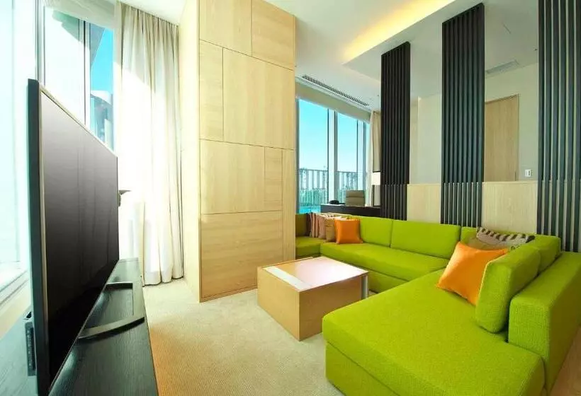 سوئیت راحتی, Osaka Marriott Miyako