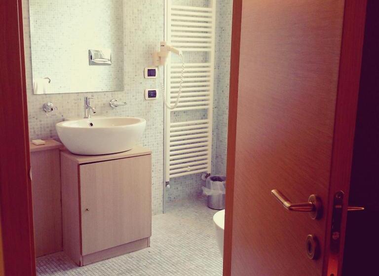 スタンダード４人部屋, Paclà