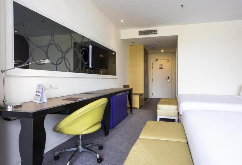 اتاق لوکس سه تخته, Silka Cheras