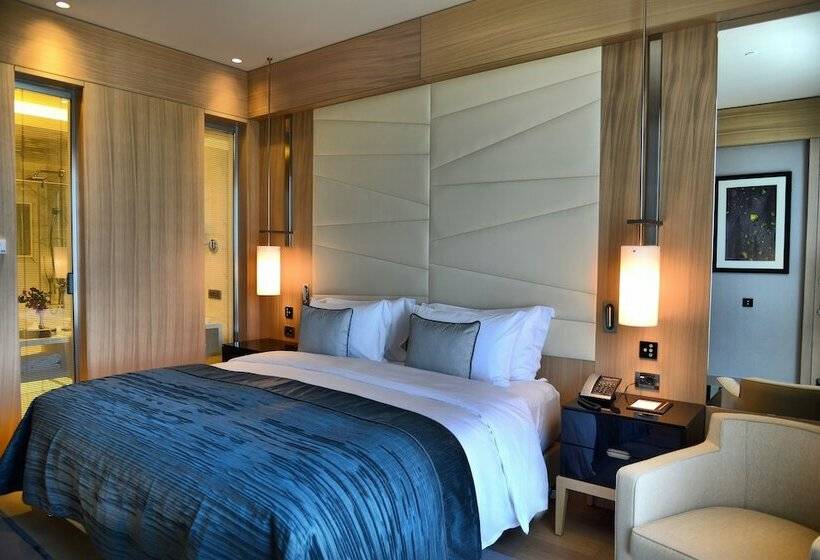 اتاق لوکس با چشمانداز شهر, Wyndham Grand Istanbul Levent Hotel & Conference Center