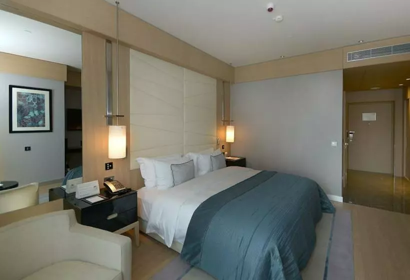 シティビューのデラックスルーム, Wyndham Grand Istanbul Levent Hotel & Conference Center