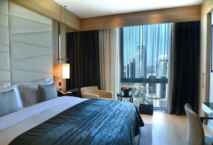 اتاق لوکس با چشمانداز دریا, Wyndham Grand Istanbul Levent Hotel & Conference Center