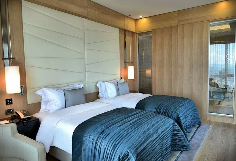 اتاق لوکس با چشمانداز دریا, Wyndham Grand Istanbul Levent Hotel & Conference Center