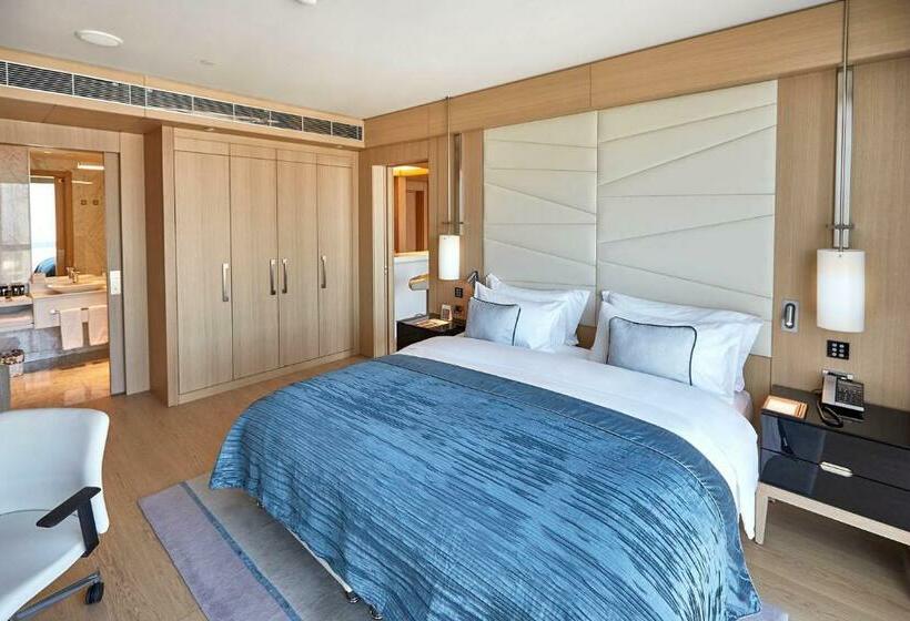 Люкс Престиж, Wyndham Grand Istanbul Levent Hotel & Conference Center